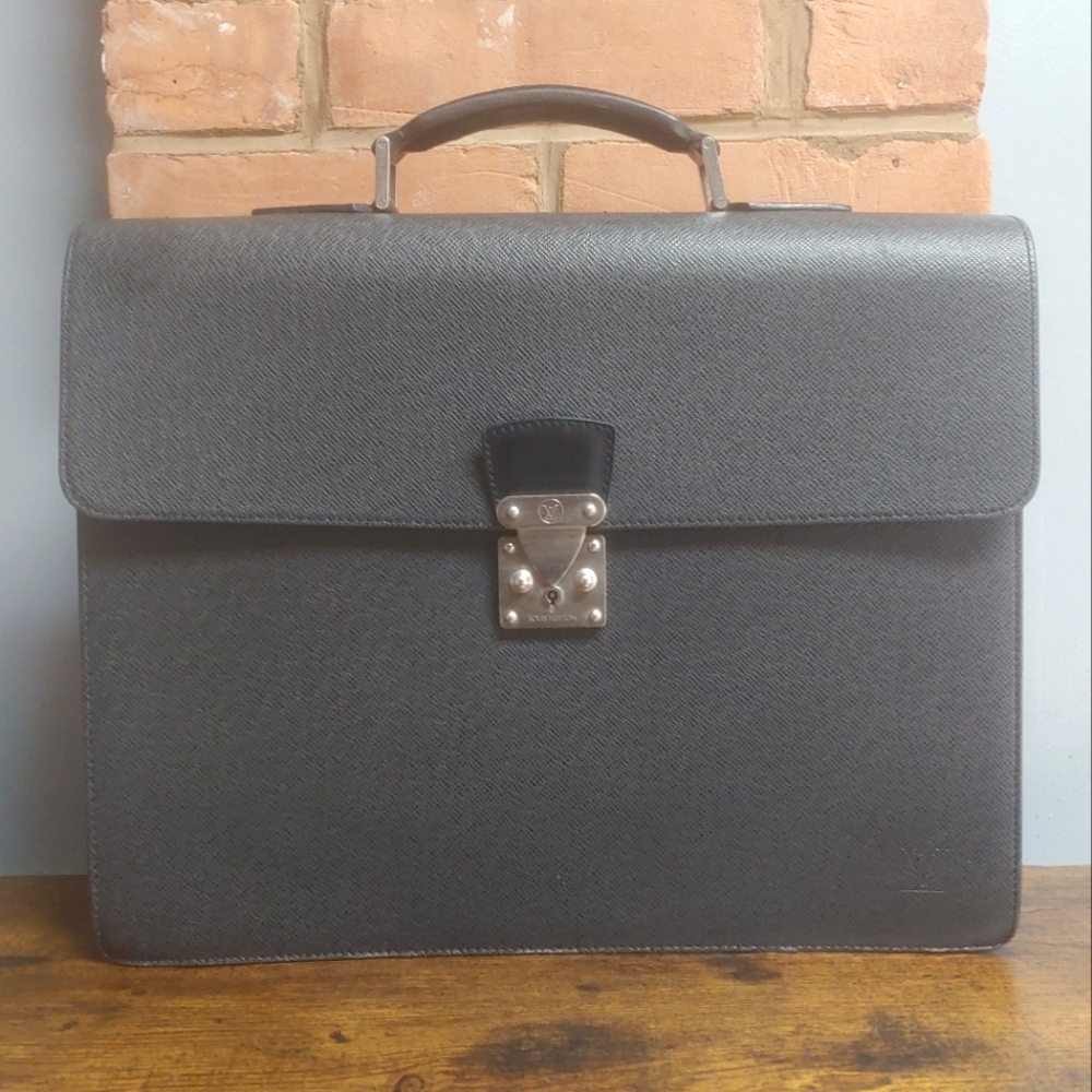 2003 Louis Vuitton Taiga Robusto Briefcase In Black Leather